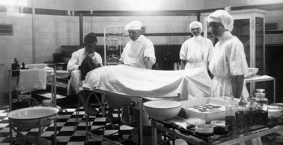 Perth Public Hospital operating theatre c1920
