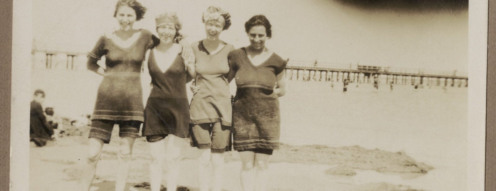 Altona Pier Christmas 1924