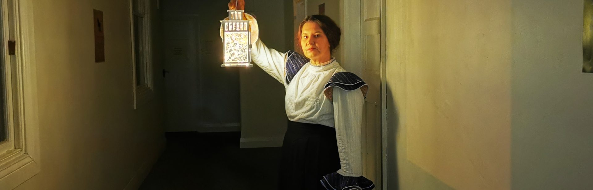 Alice Alone in the Corridor